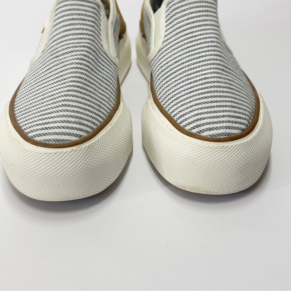 TOMMY BAHAMA Women’s Size 6 1/2 Canvas Striped Slip On Sneakers Shoes - Picture 5 of 10